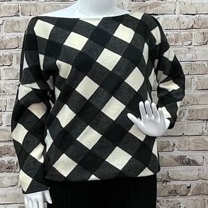 CHECKERED SWEAETER